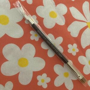 Laura mercier dual angled eyeliner/flat eyeliner brush - never used